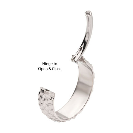 Invictus Titanium Hammered Pattern Side Facing Hinged Segment Clicker